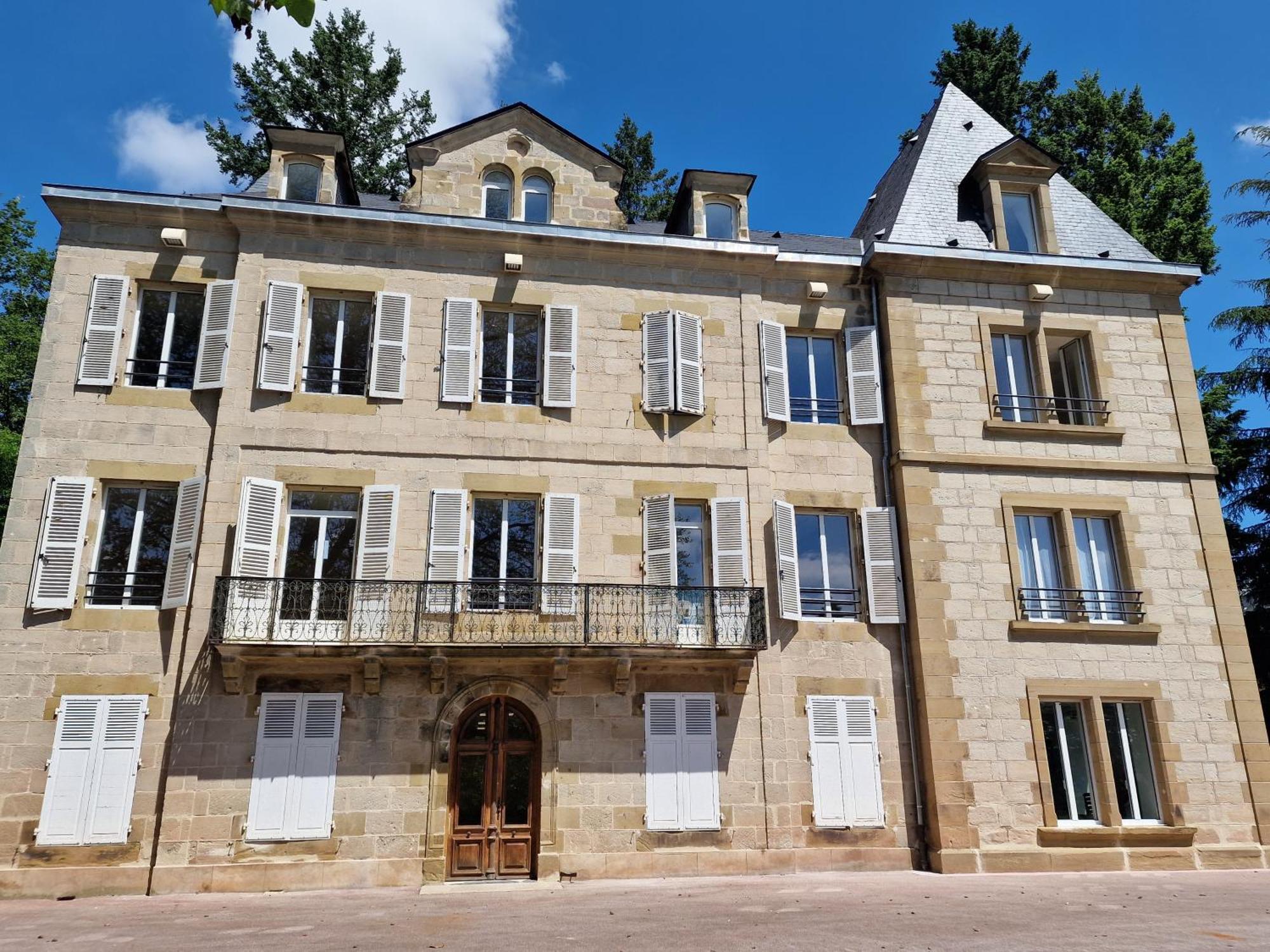 Chateau De Serignac Daire Malemort Dış mekan fotoğraf